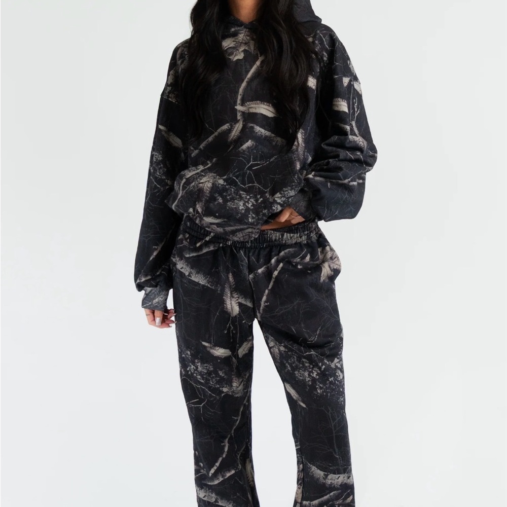 Realtree & Rec Lounge camo hoodie and joggers set